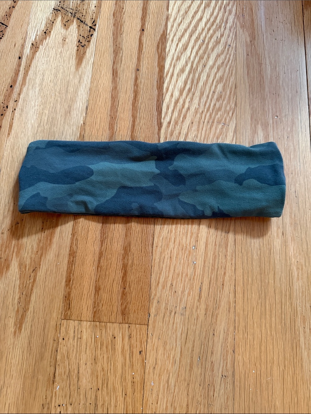 lululemon athletica Camo Stretch Headband - Olive Green & Dark Green